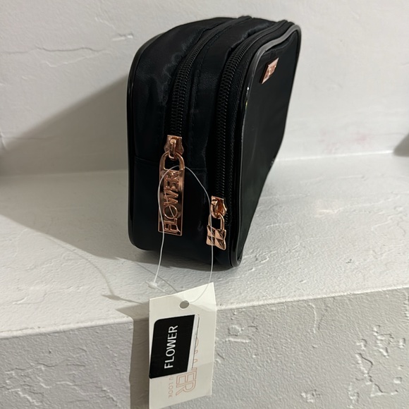 New 10 pc make up bundle with cosmetic case - Picture 2 of 13